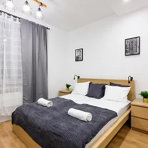  Aparthotel Cracow Rent Apartments: Spacious Near Main Square